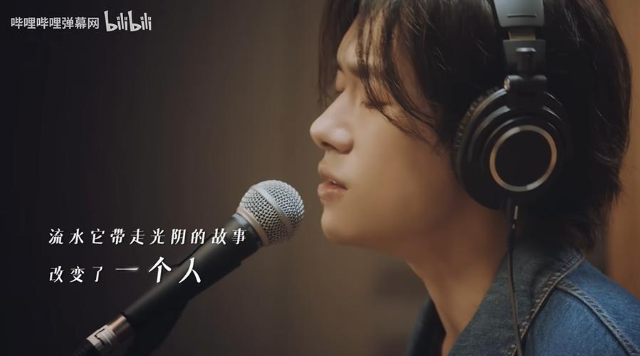 1.《月亮代表我的心》-邓丽君 1.《月亮代表我的心》-邓丽君